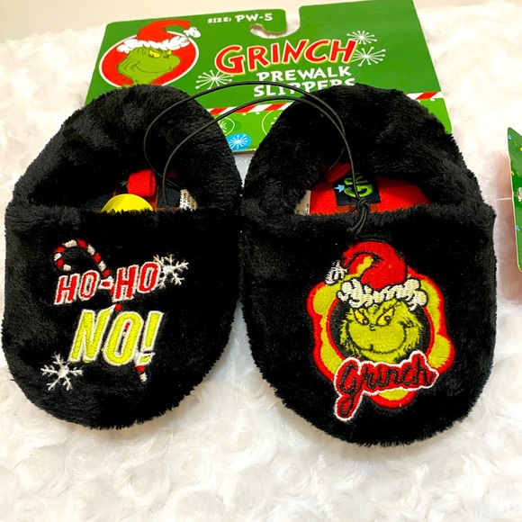 🎄Grinch Christmas Black Fuzzy & Appliqué Baby Pre Walk Slippers - 5 - Picture 1 of 10